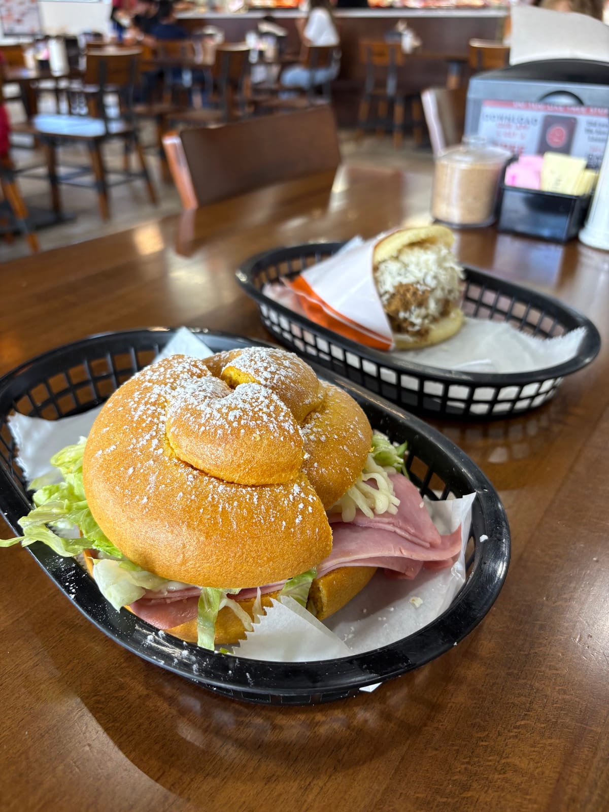 Mecatos Bakery & Café