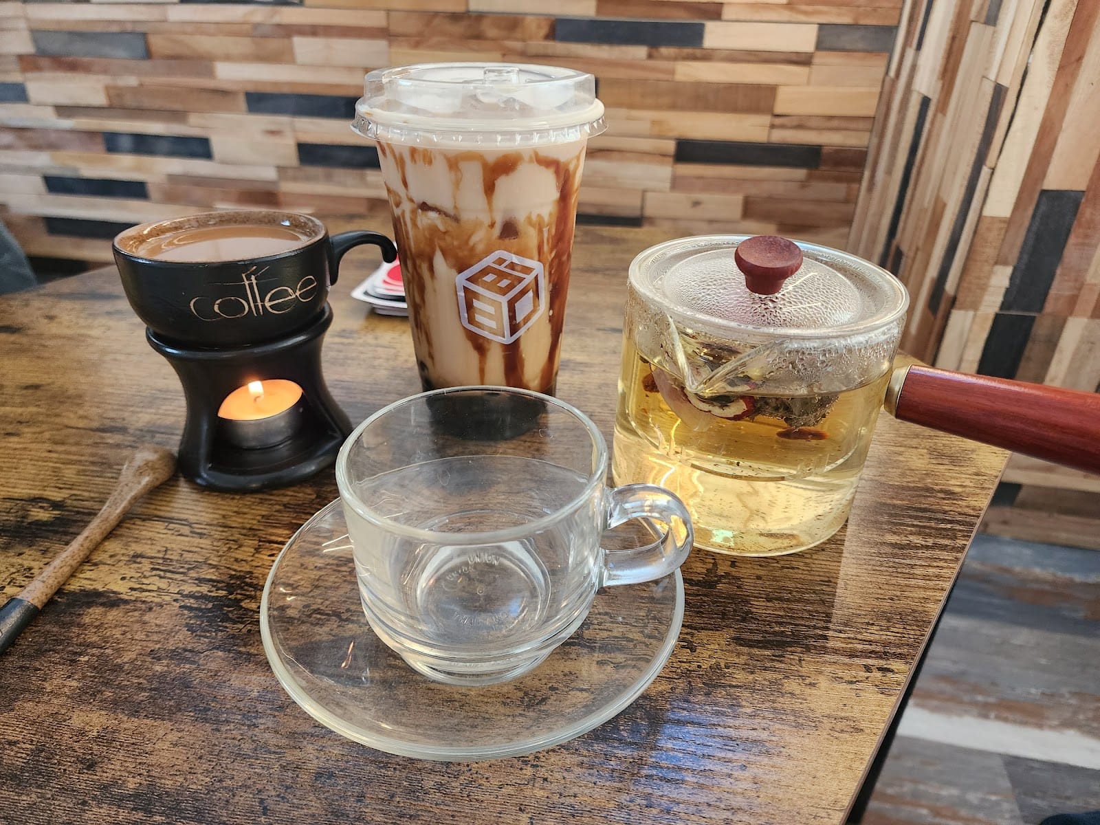 Bin Bông Coffee, Tea, Desserts