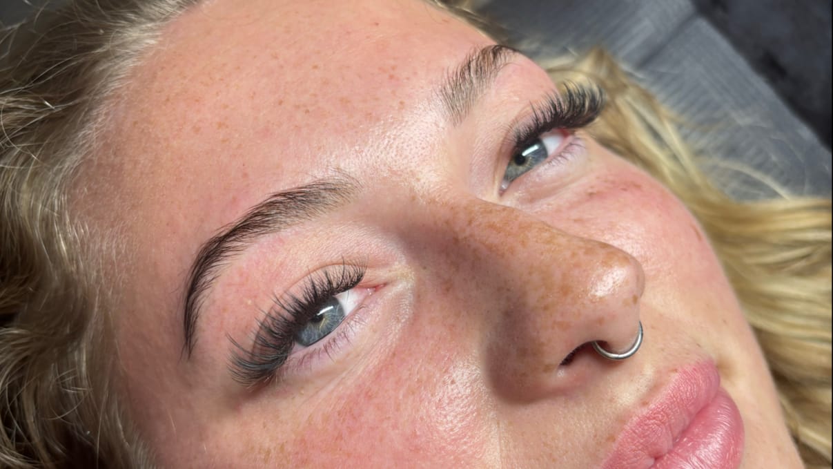 Lash And Brow Cafe