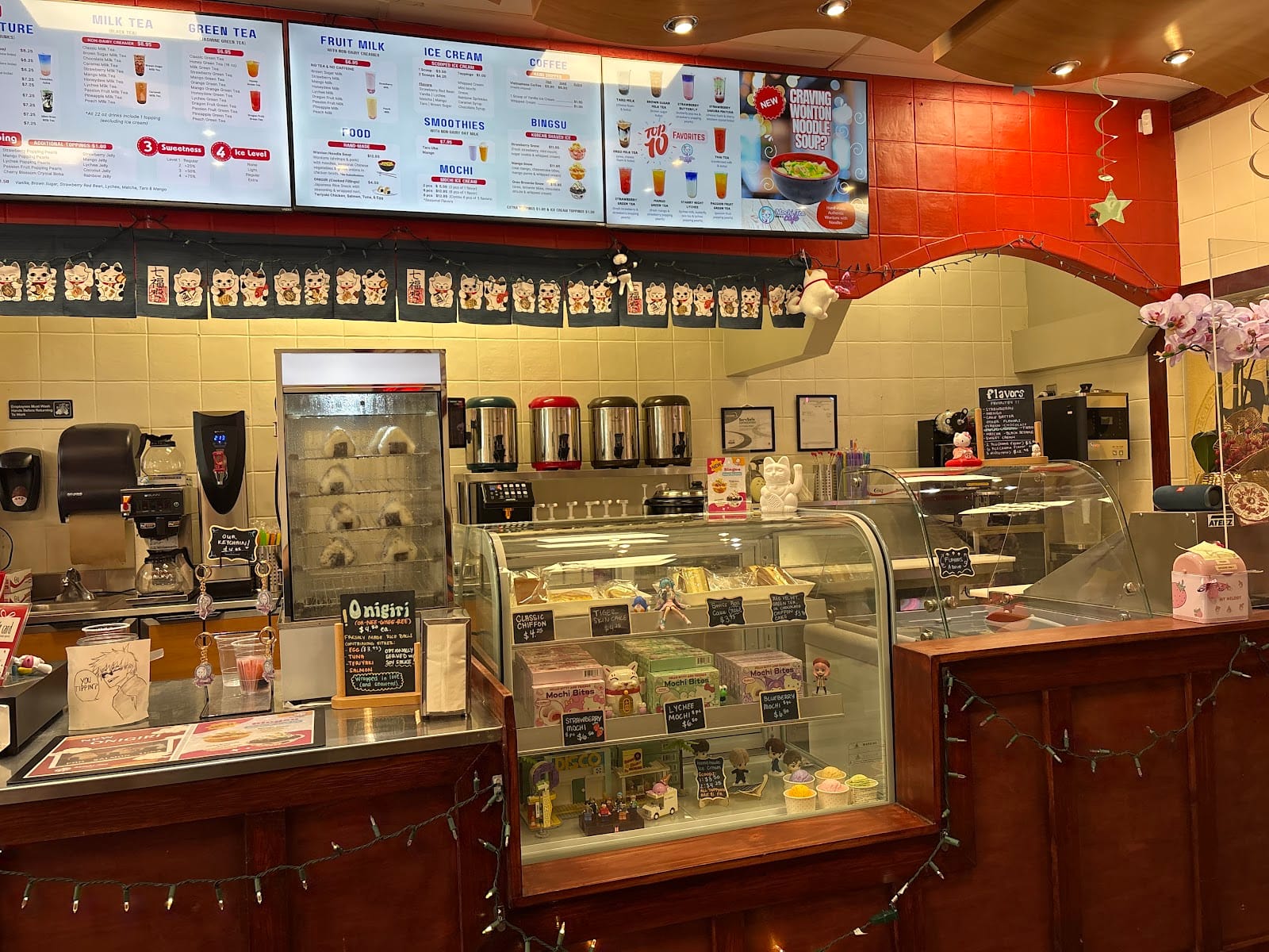 Mochi Tea Cafe (Boba Tea, Noodles, Ice Cream & Cakes)