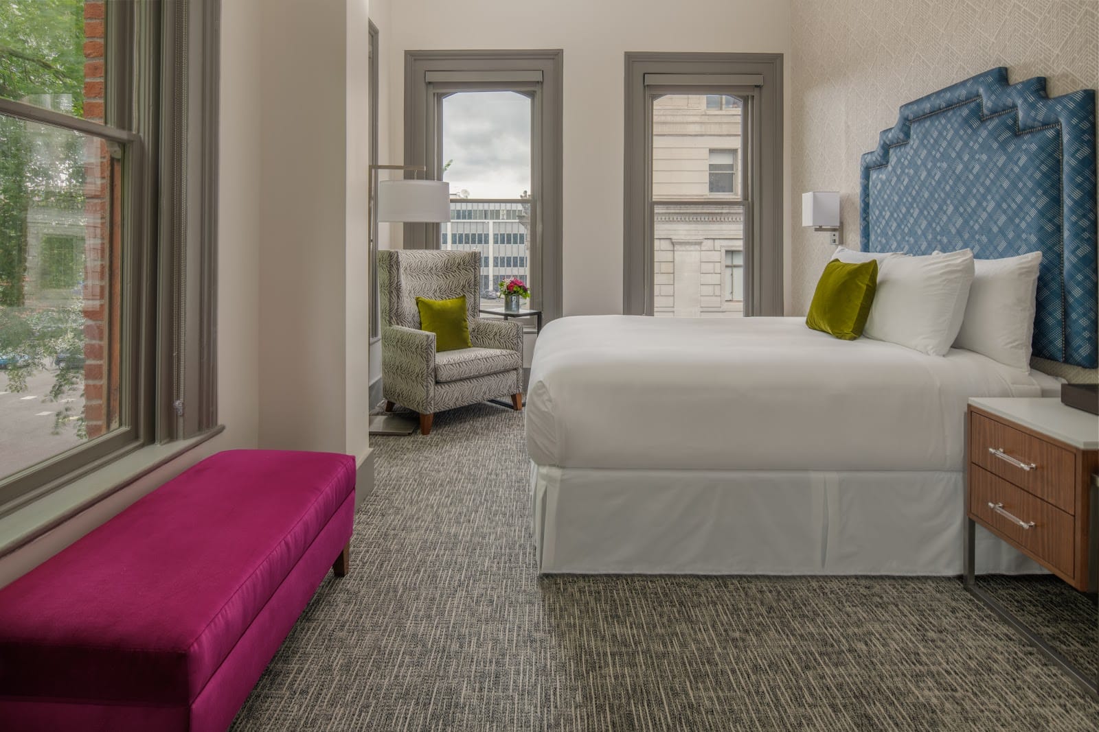 Harlow Hotel & Cafe Bar