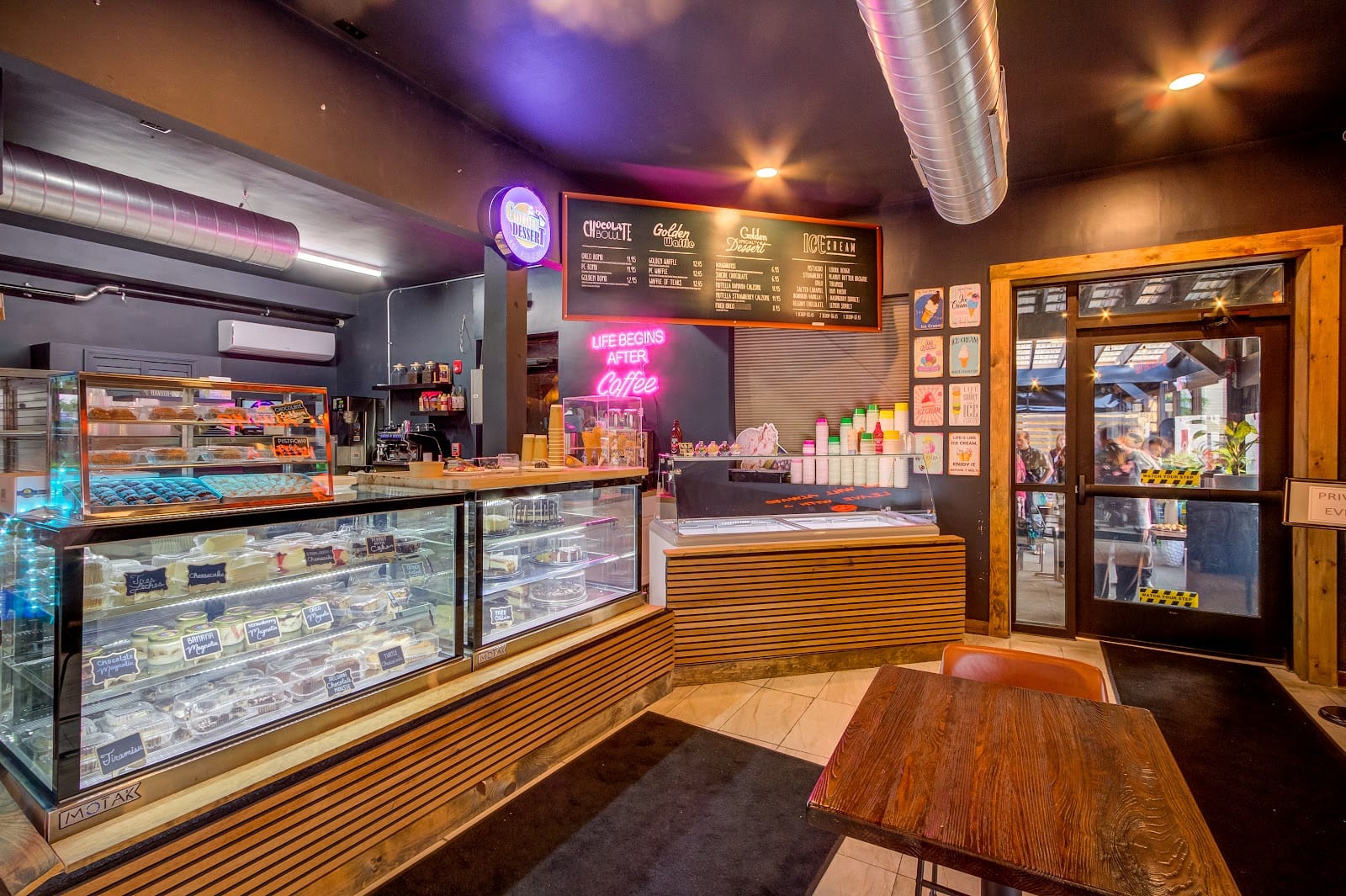Golden Dessert & Cafe & Ice Cream