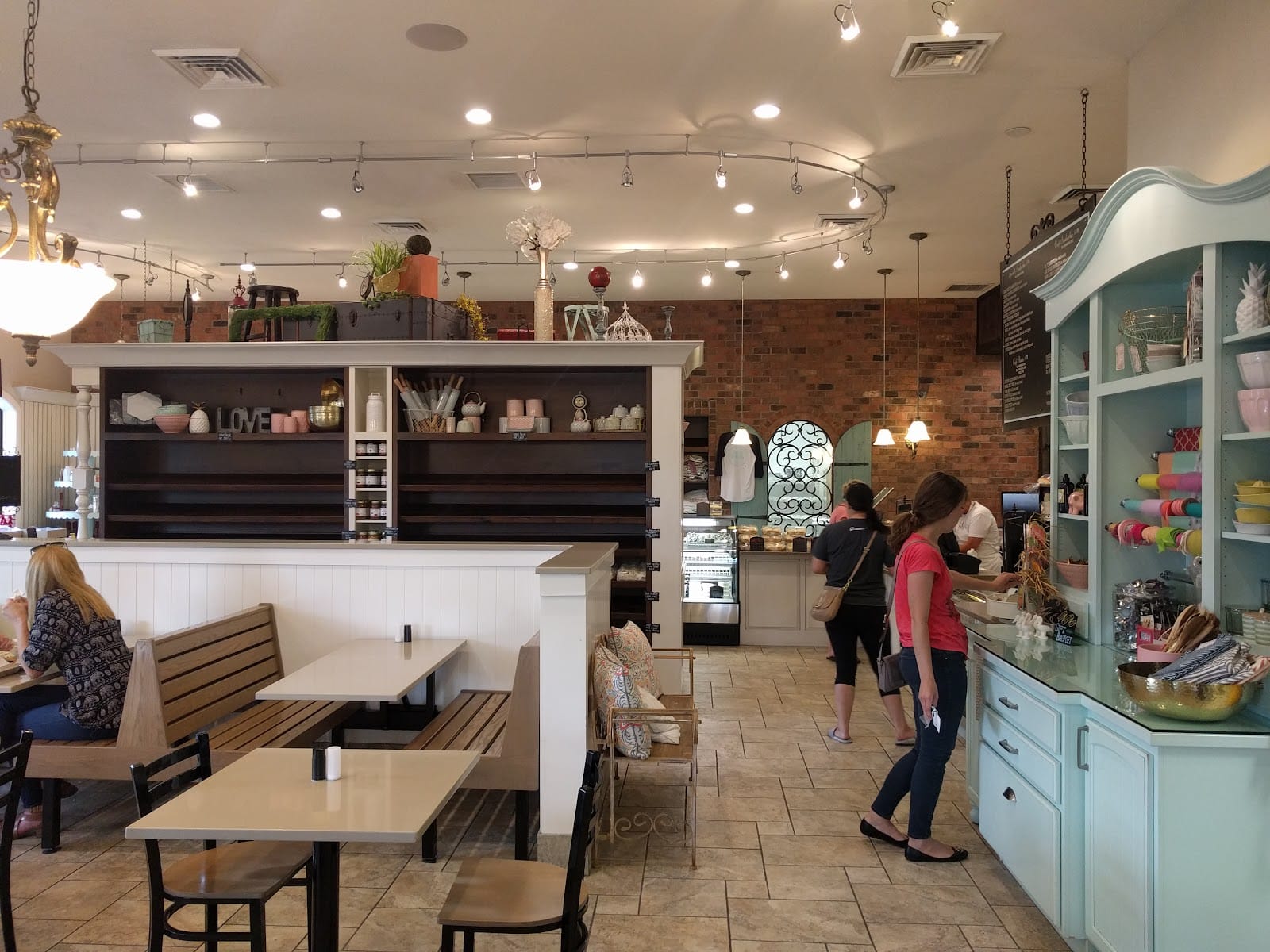 Shirley's Bakery & Cafe