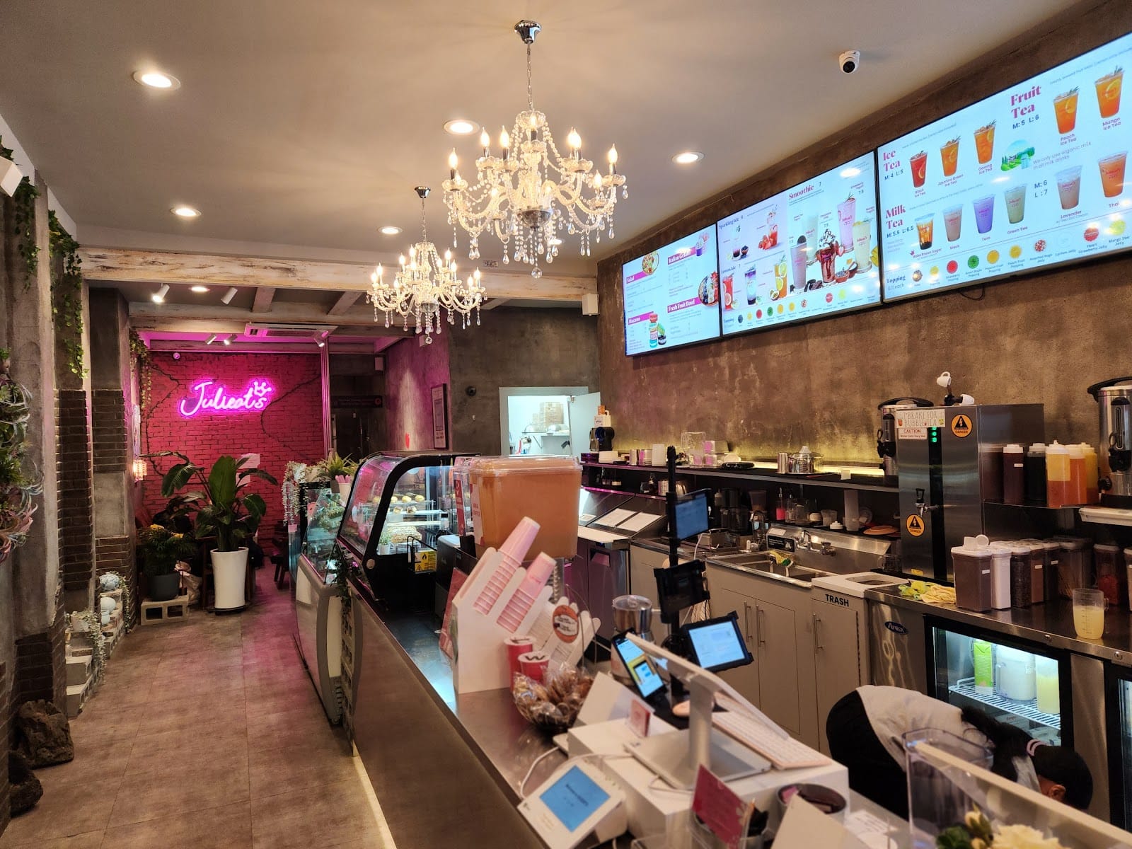 Julieat's Bubble Tea & Dessert Cafe
