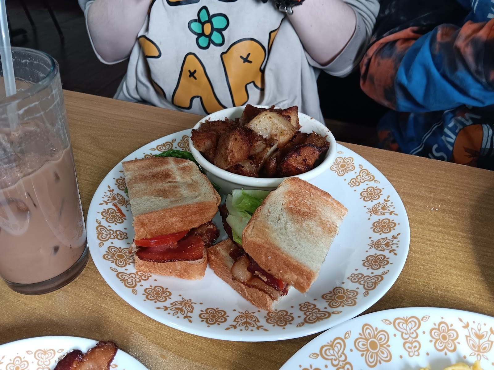 Vinton Café - Kitchen & Bakery