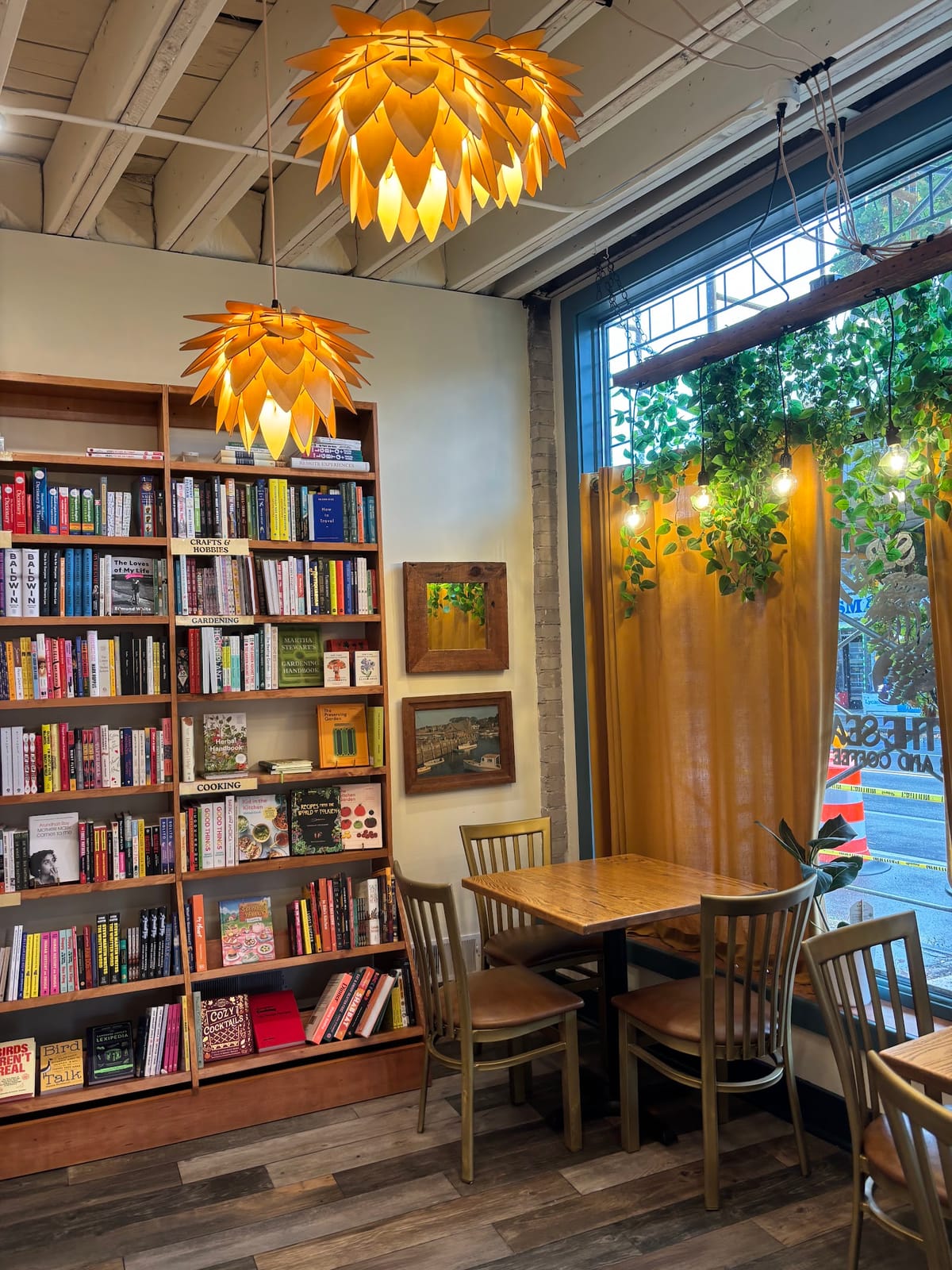 The Siren and The Sea: Books and Coffee