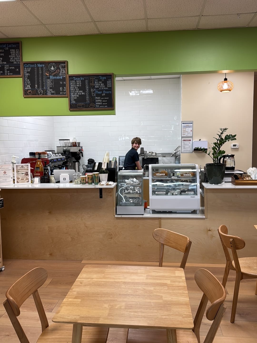 Mi Mundo Coffeehouse & Roastery - Inside HEB