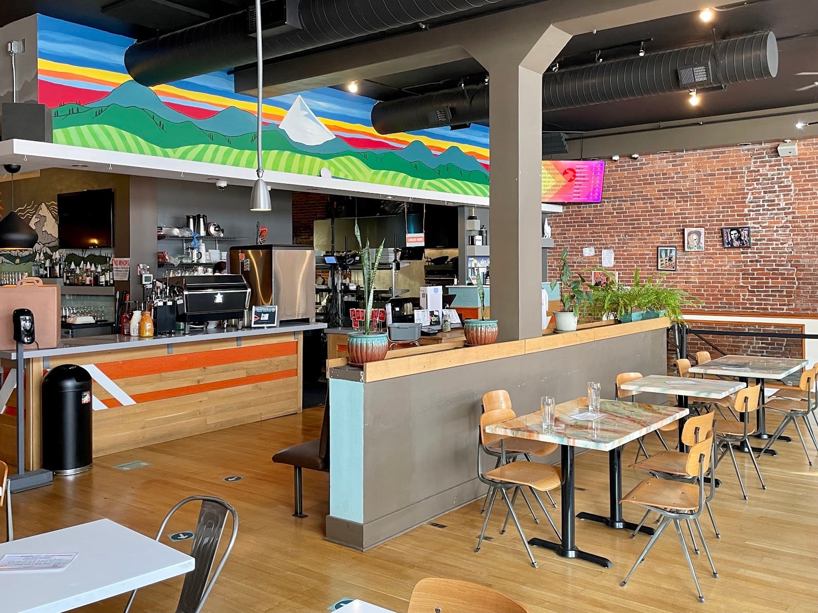 Venti's Cafe + Beer Vault