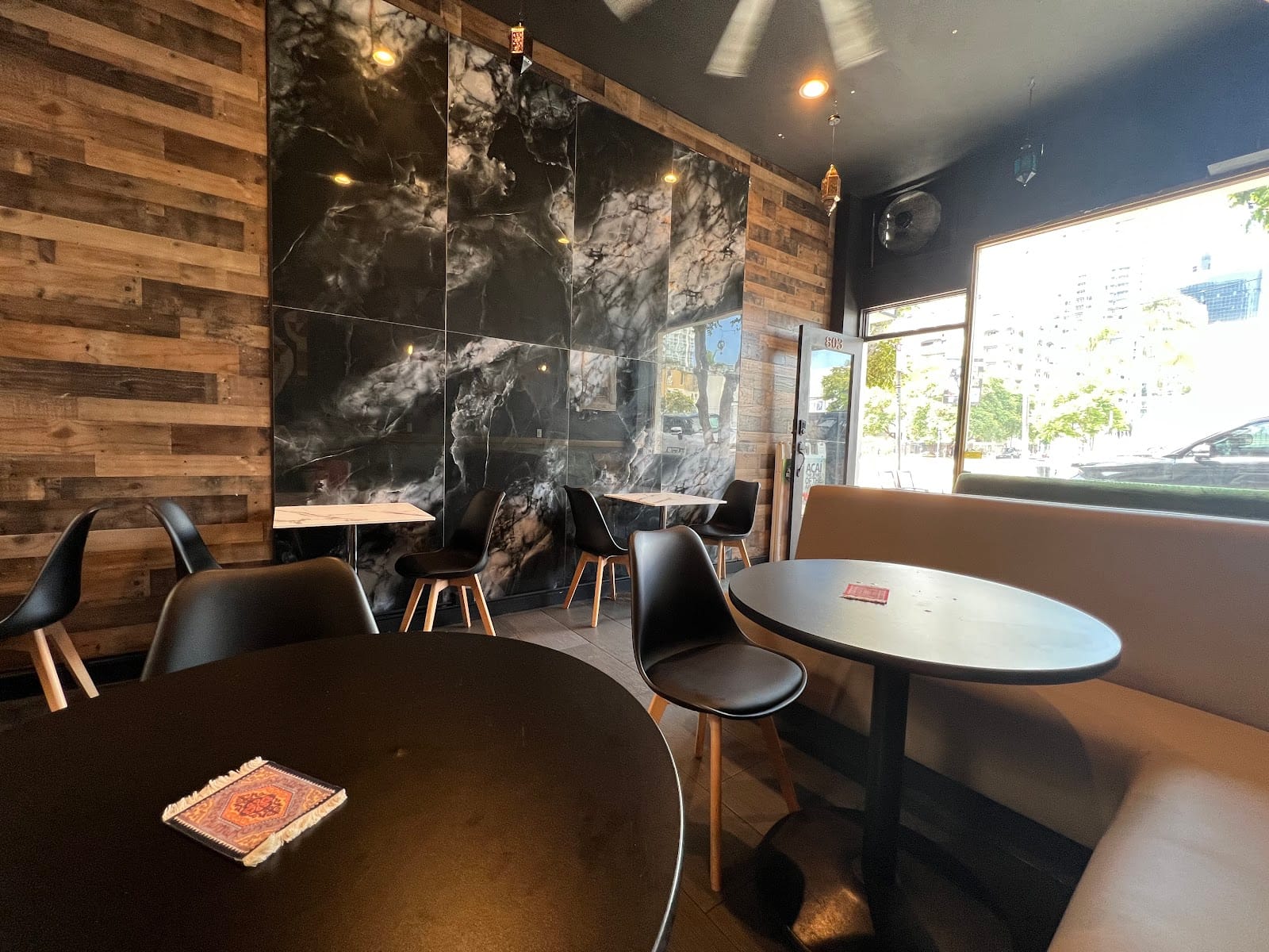 Dubai Cafe