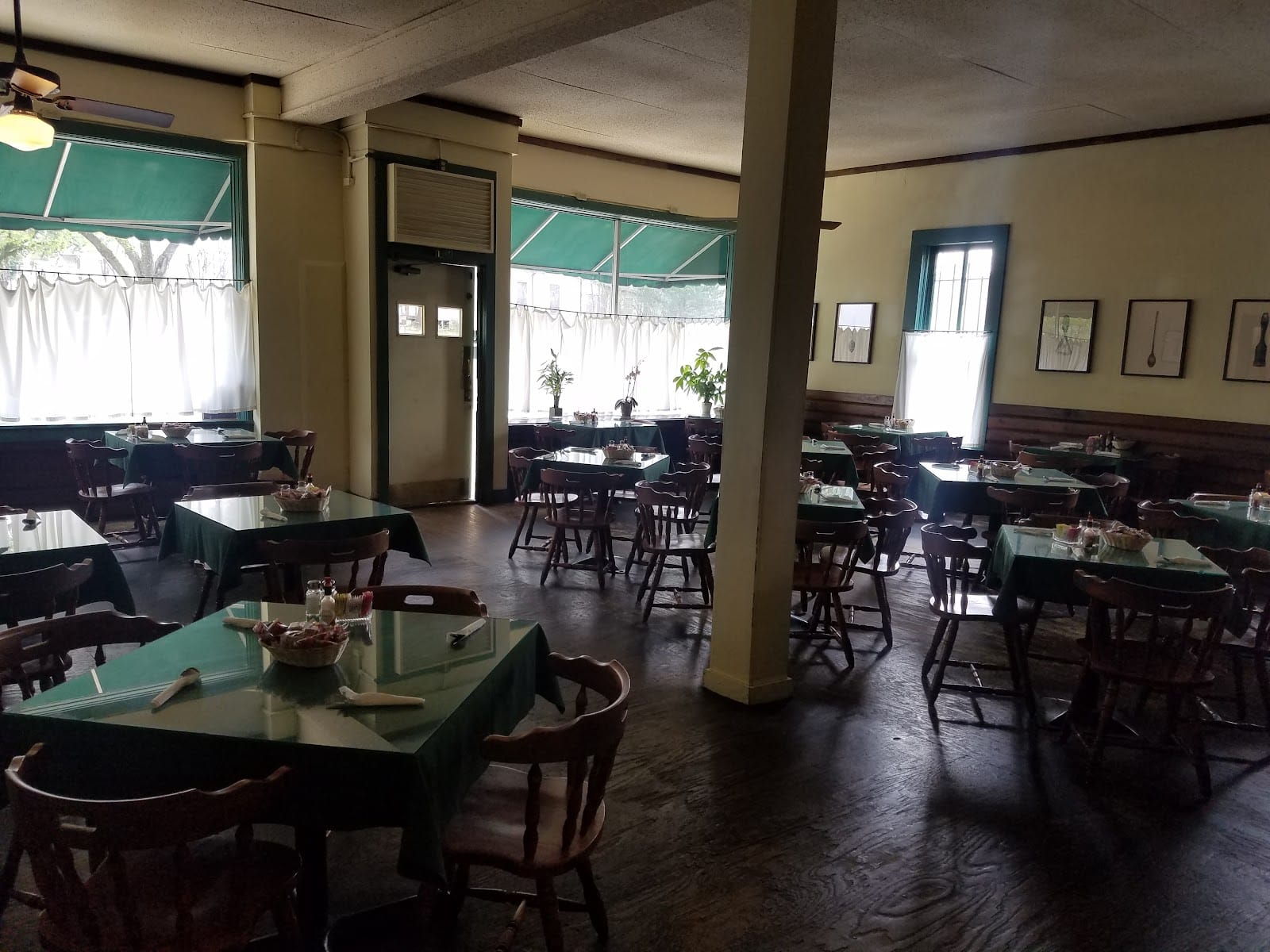Jacquelyn's Cafe