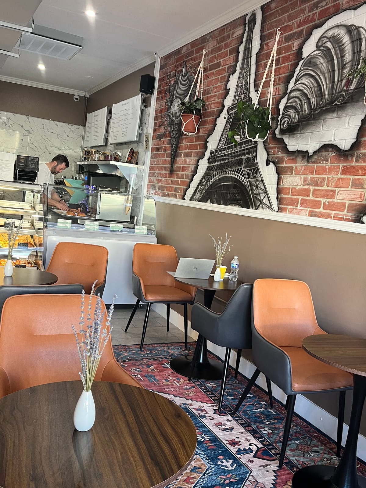 Crispy Avenue Caffe