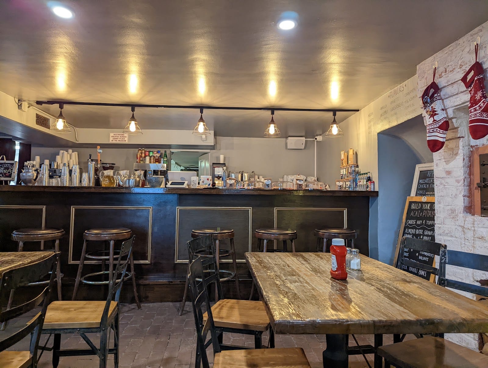 Main Street Coffee / Historic Richmond Town