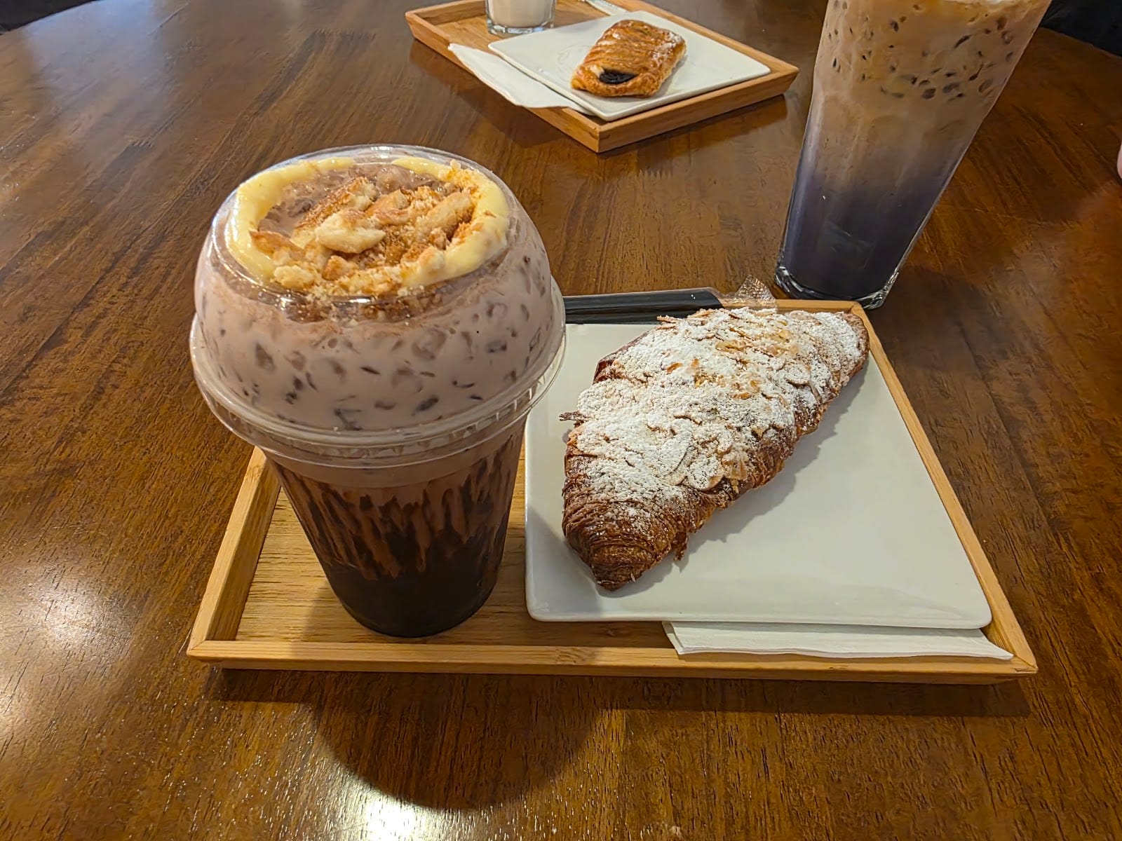 Cake Bar - The Cafe