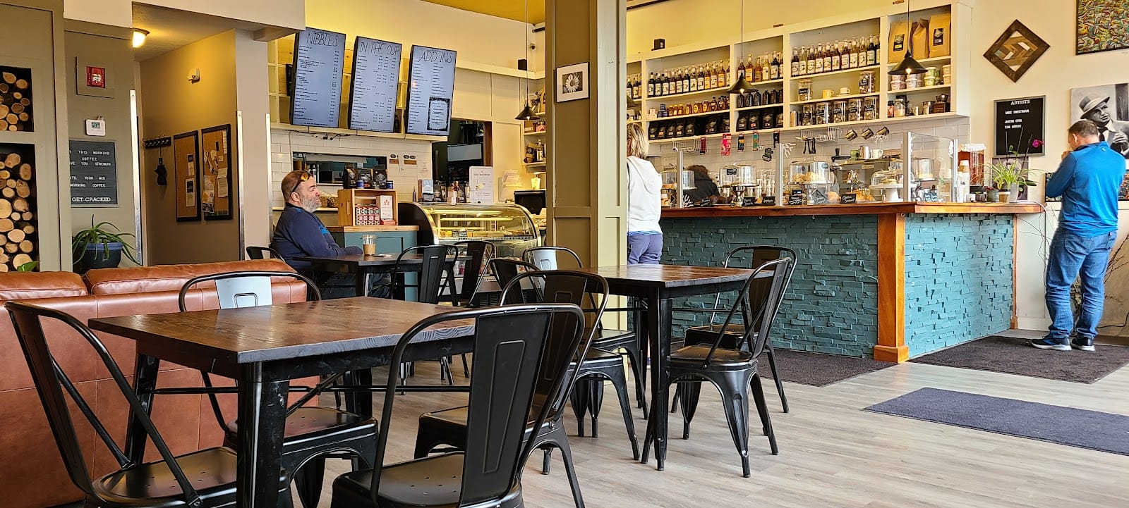 CRACKED BEAN ROASTERY & CAFE