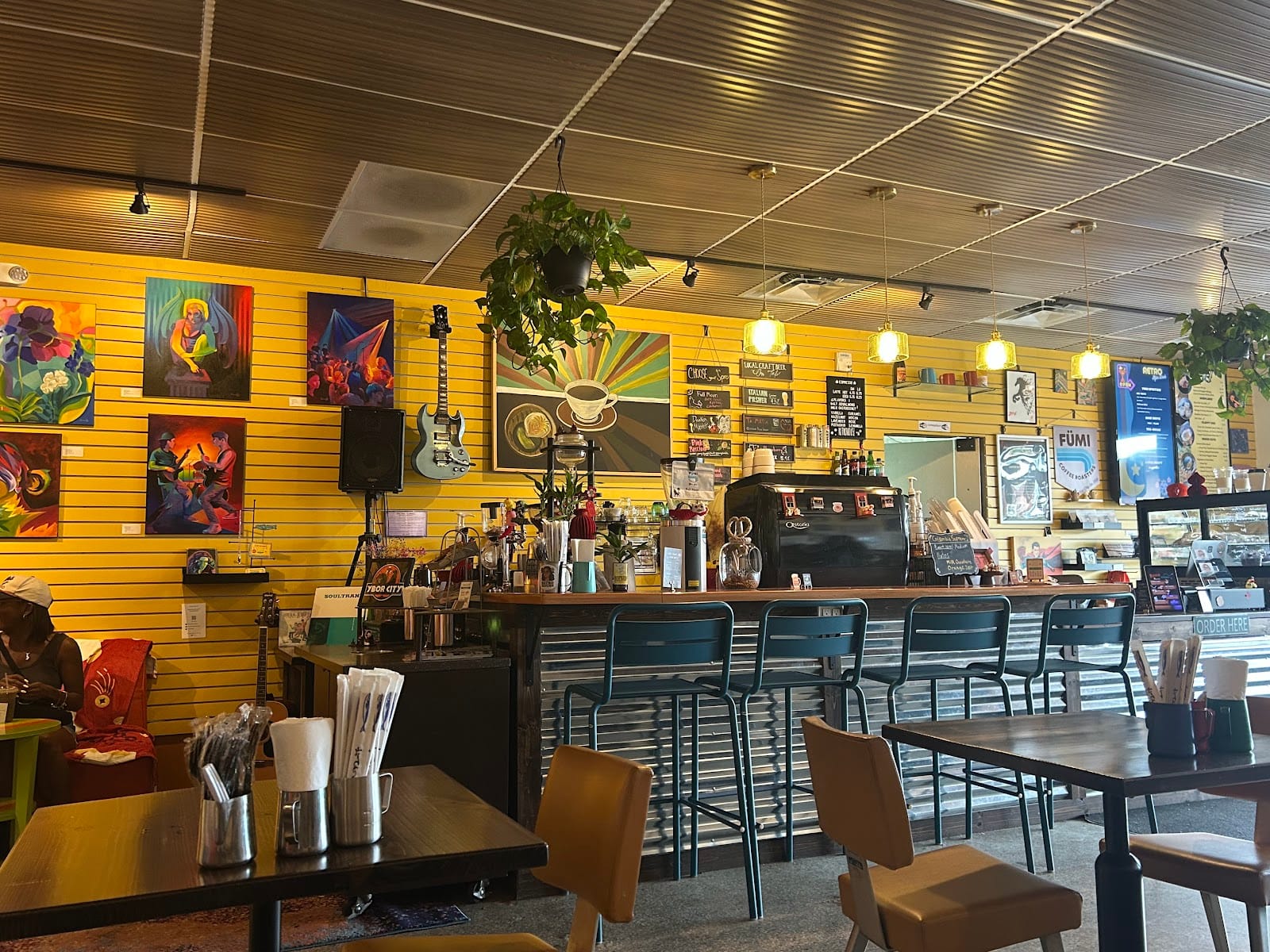 Retro House Coffee Bar & Asian Bistro