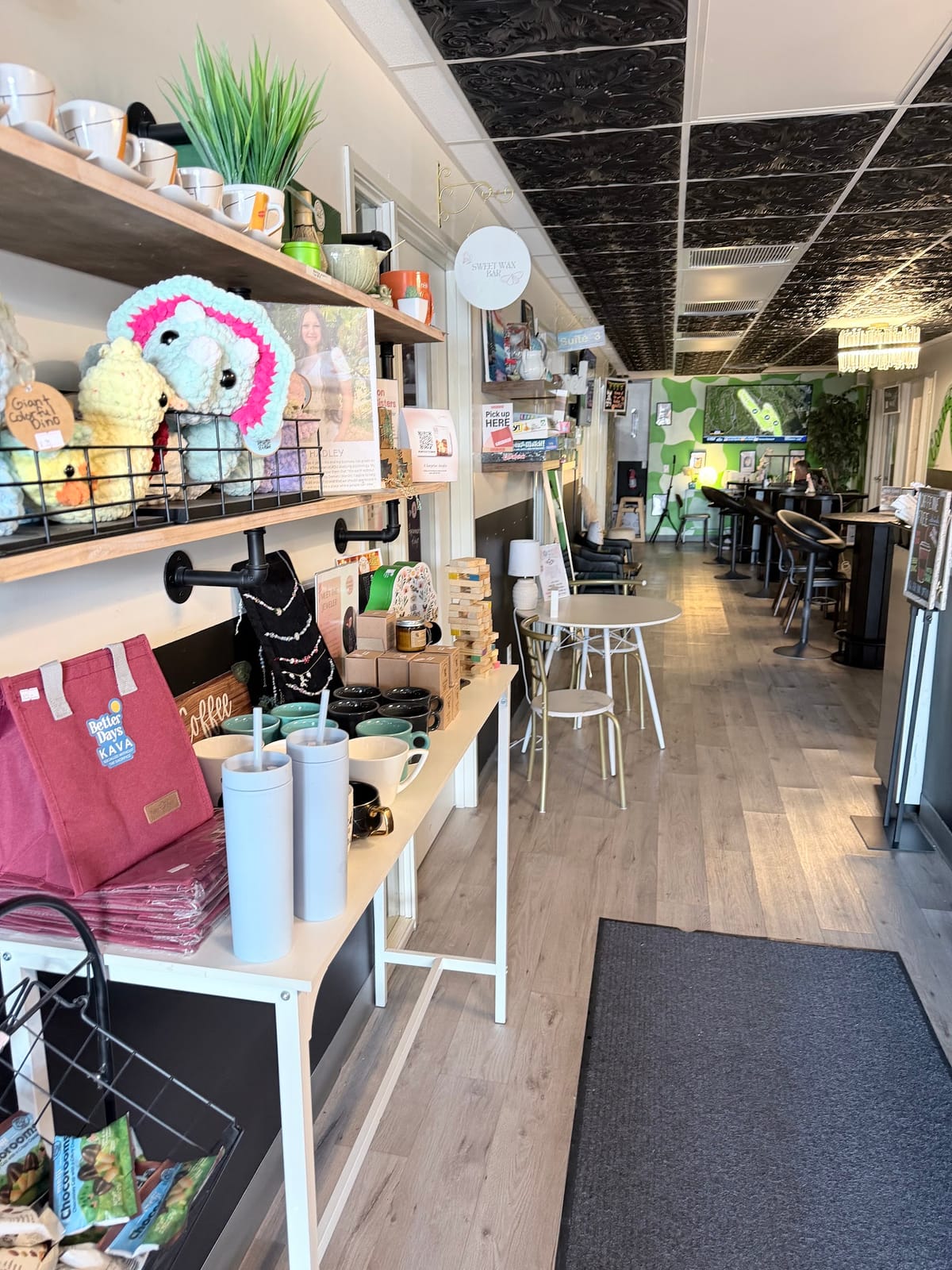 Skyluxx Coffee & Salon Suites