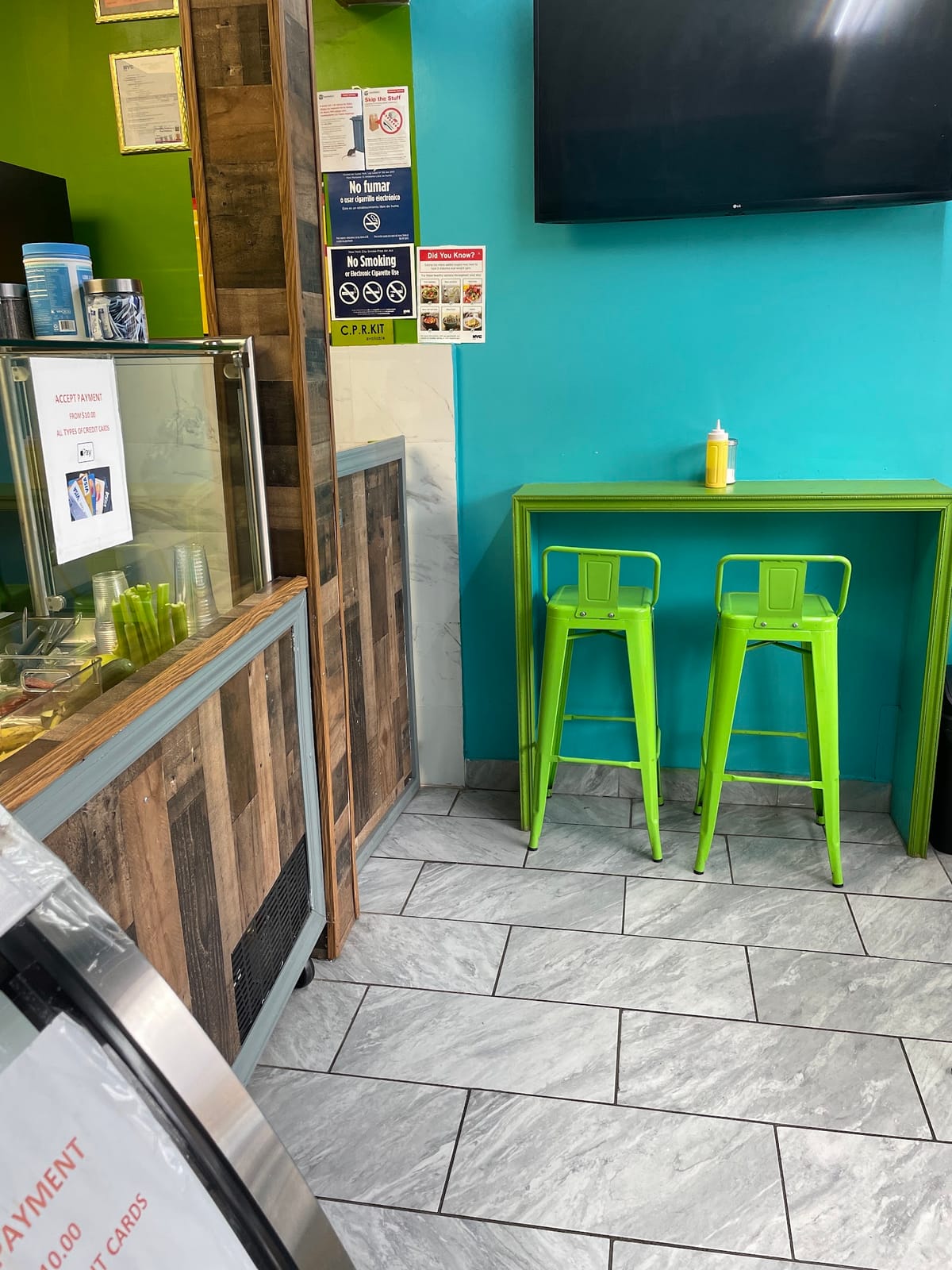 Cris Juice Bar corp