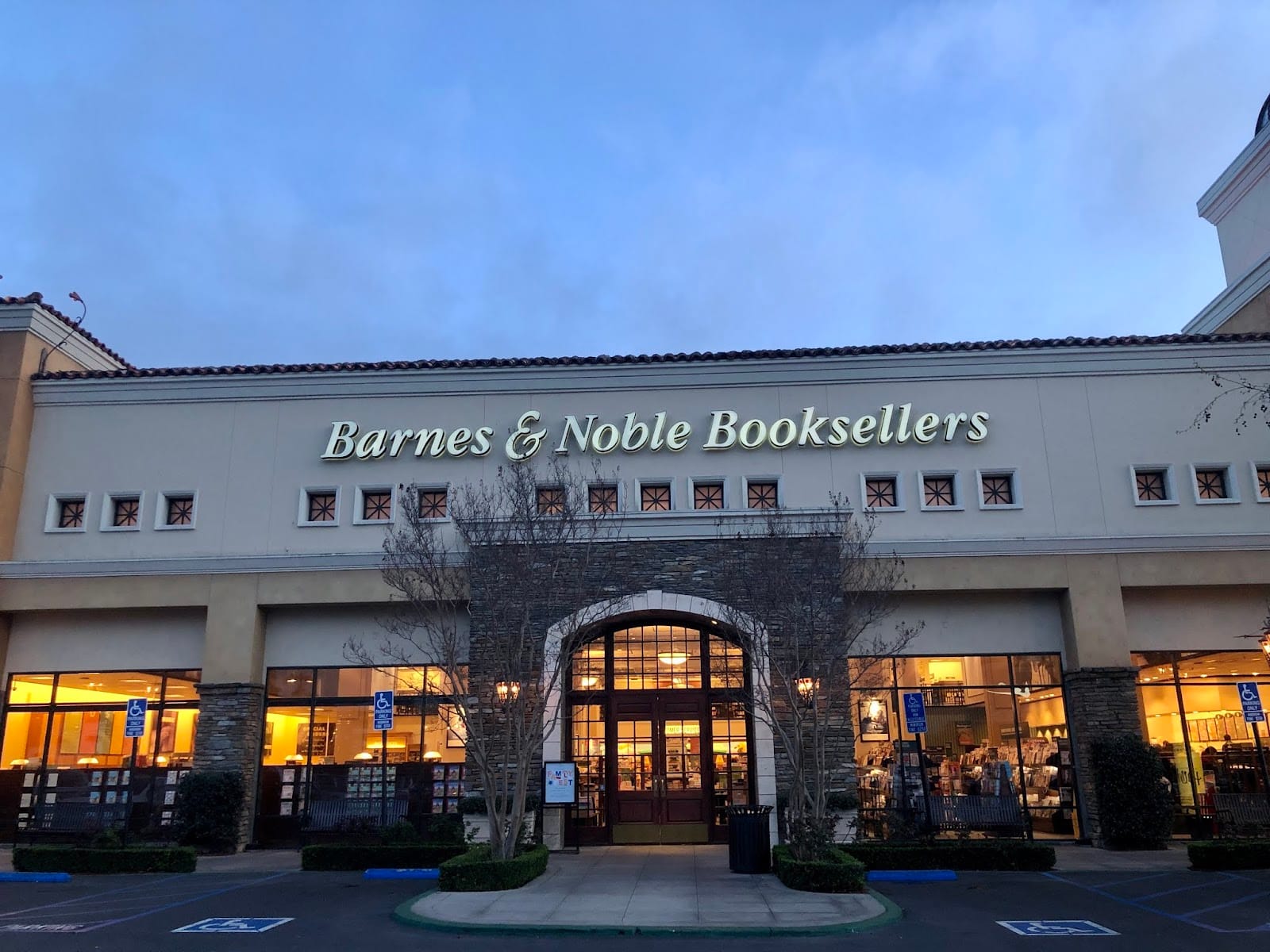 Barnes & Noble