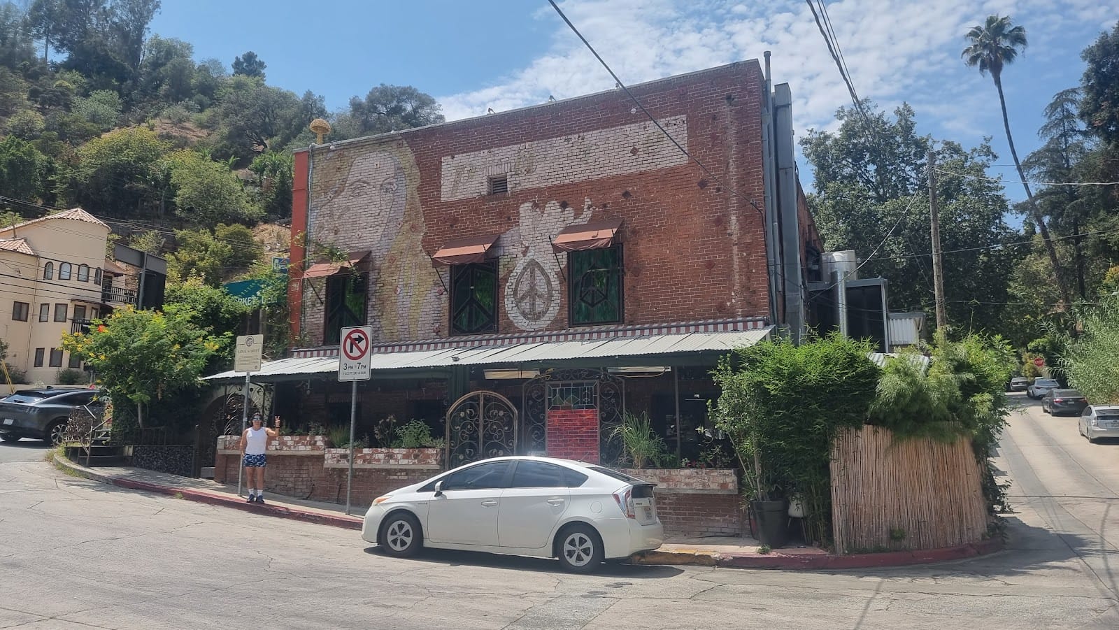 Lilly's Laurel Canyon Cafe