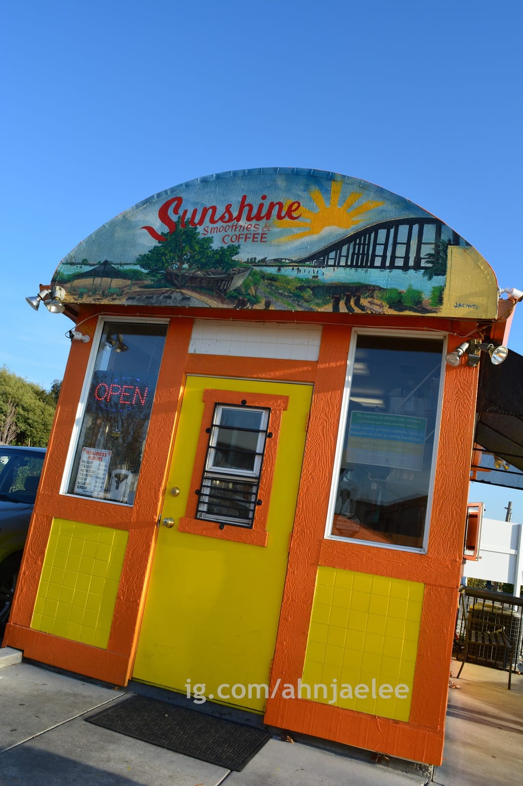 Sunshine Smoothies & Coffee