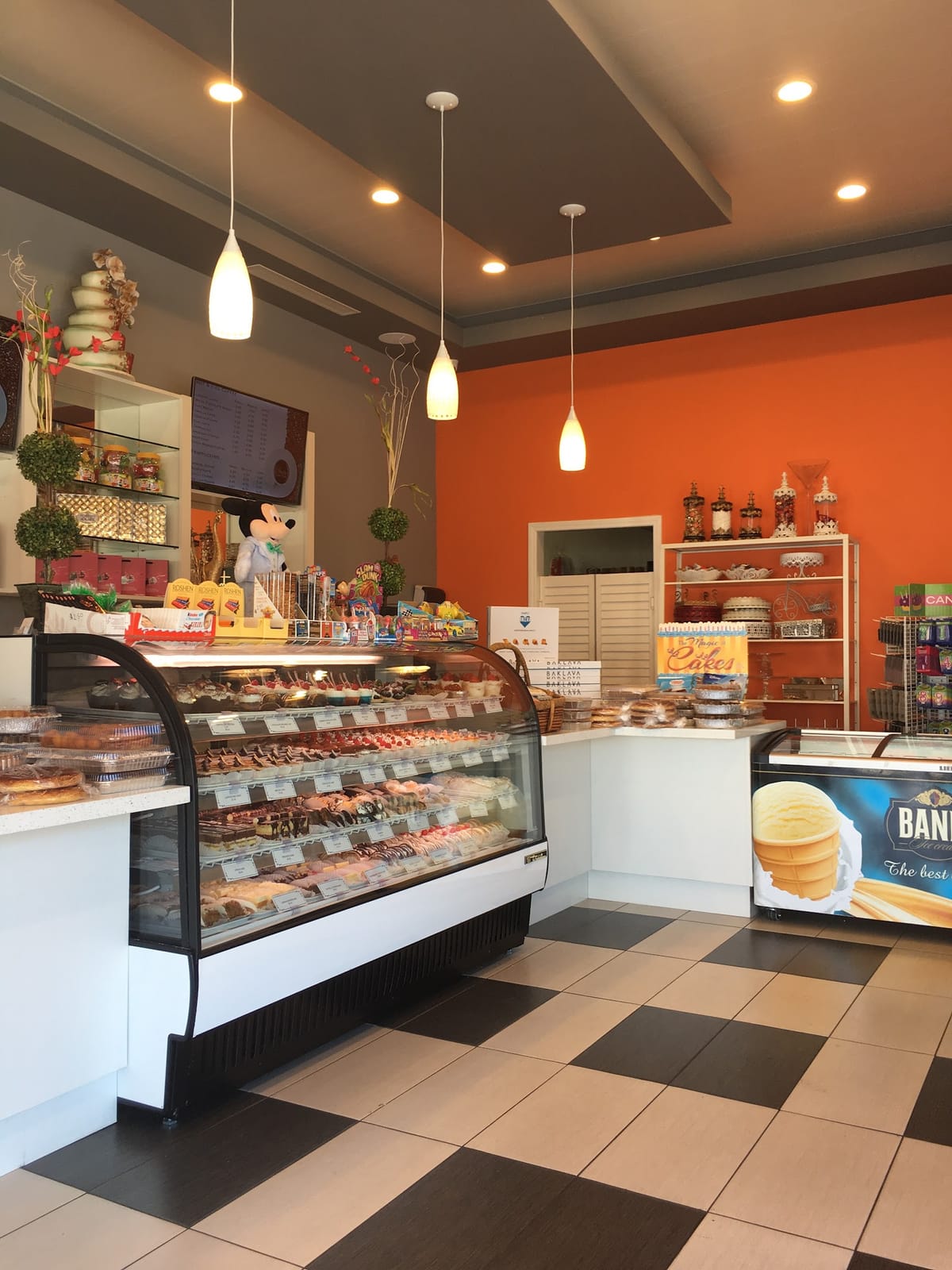Karina's Cake House