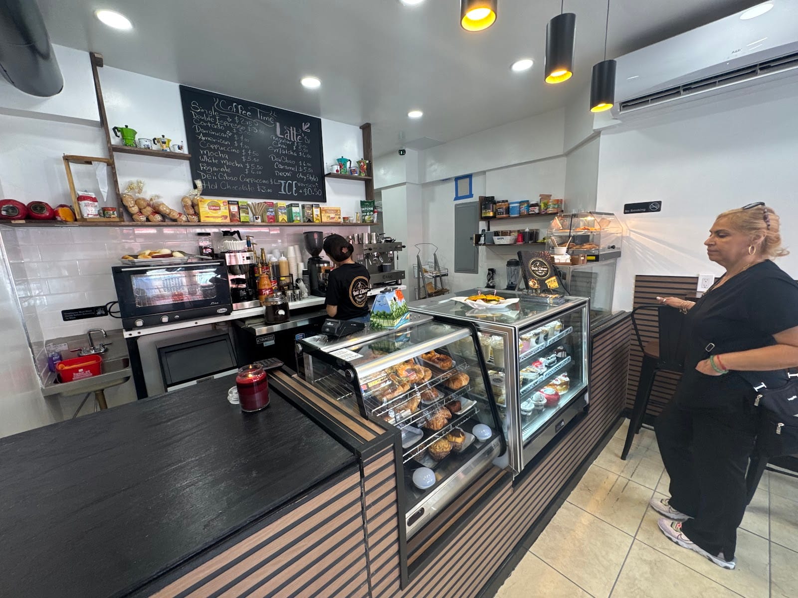 Deii Cibao Coffee Shop