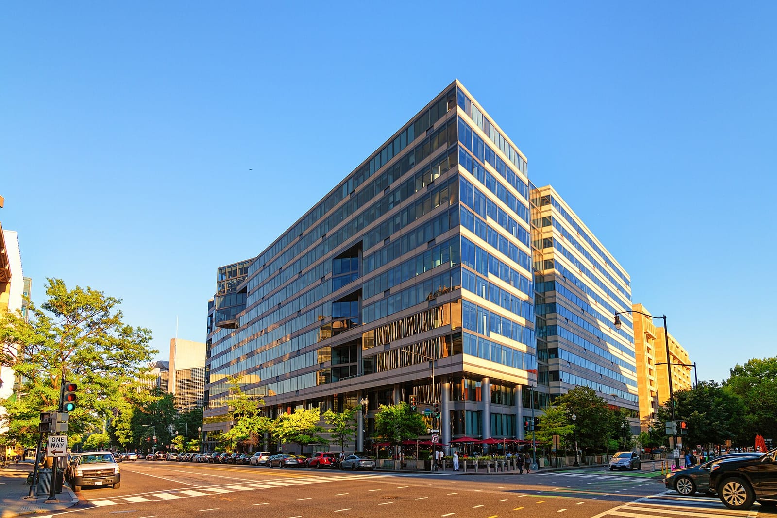 DOWNTOWNER photo 2