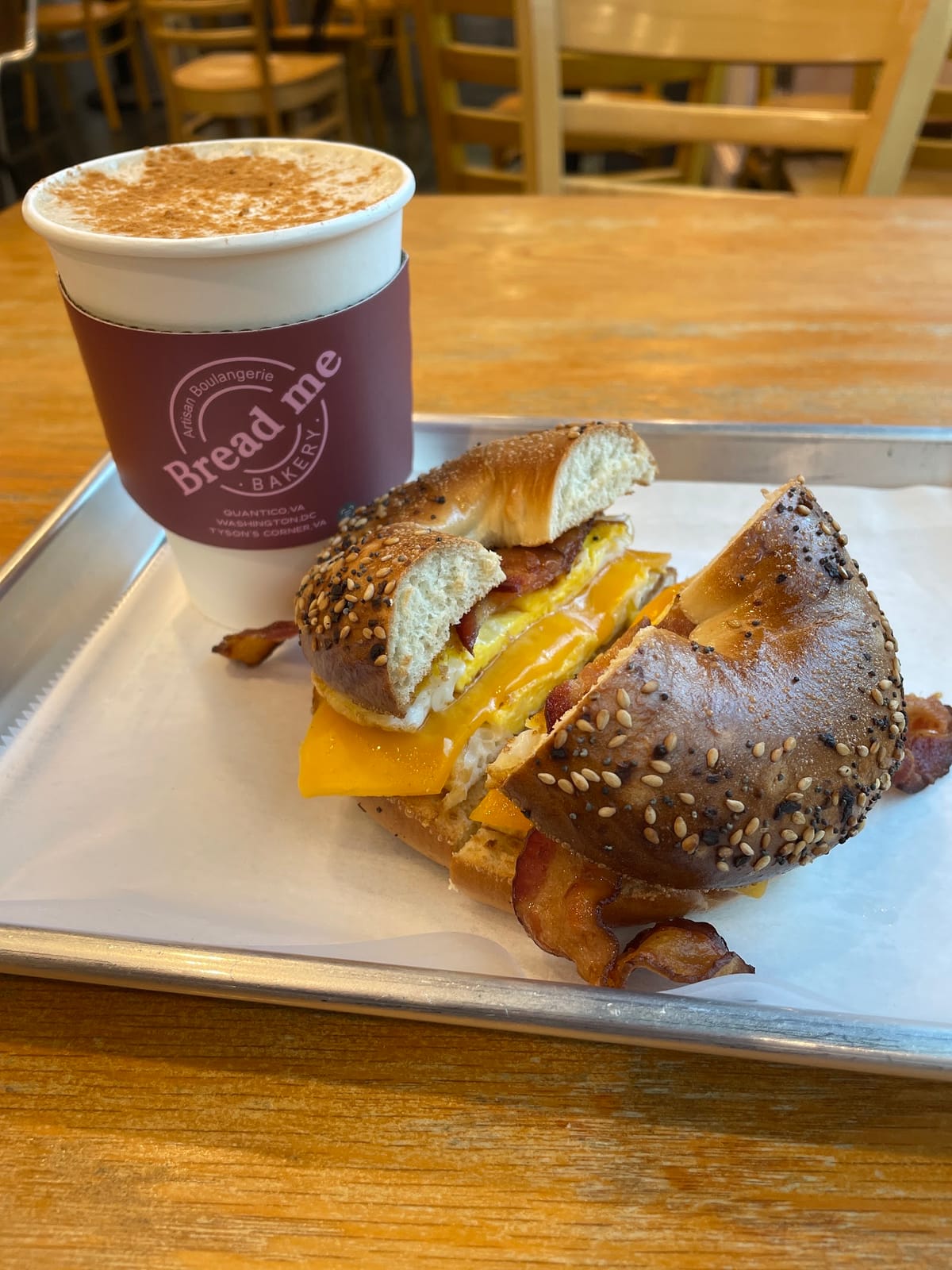 Bread Me Cafe - Smoothie & Bubble Tea