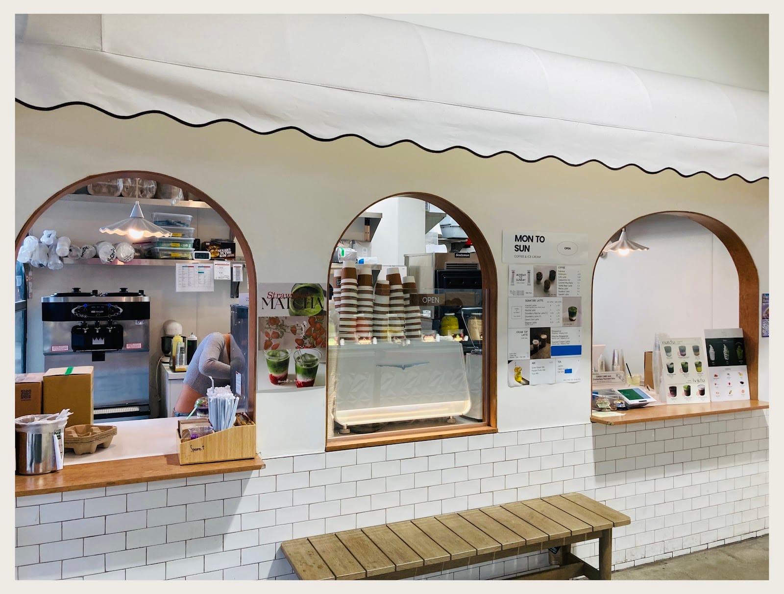 Monday to Sunday Cafe
