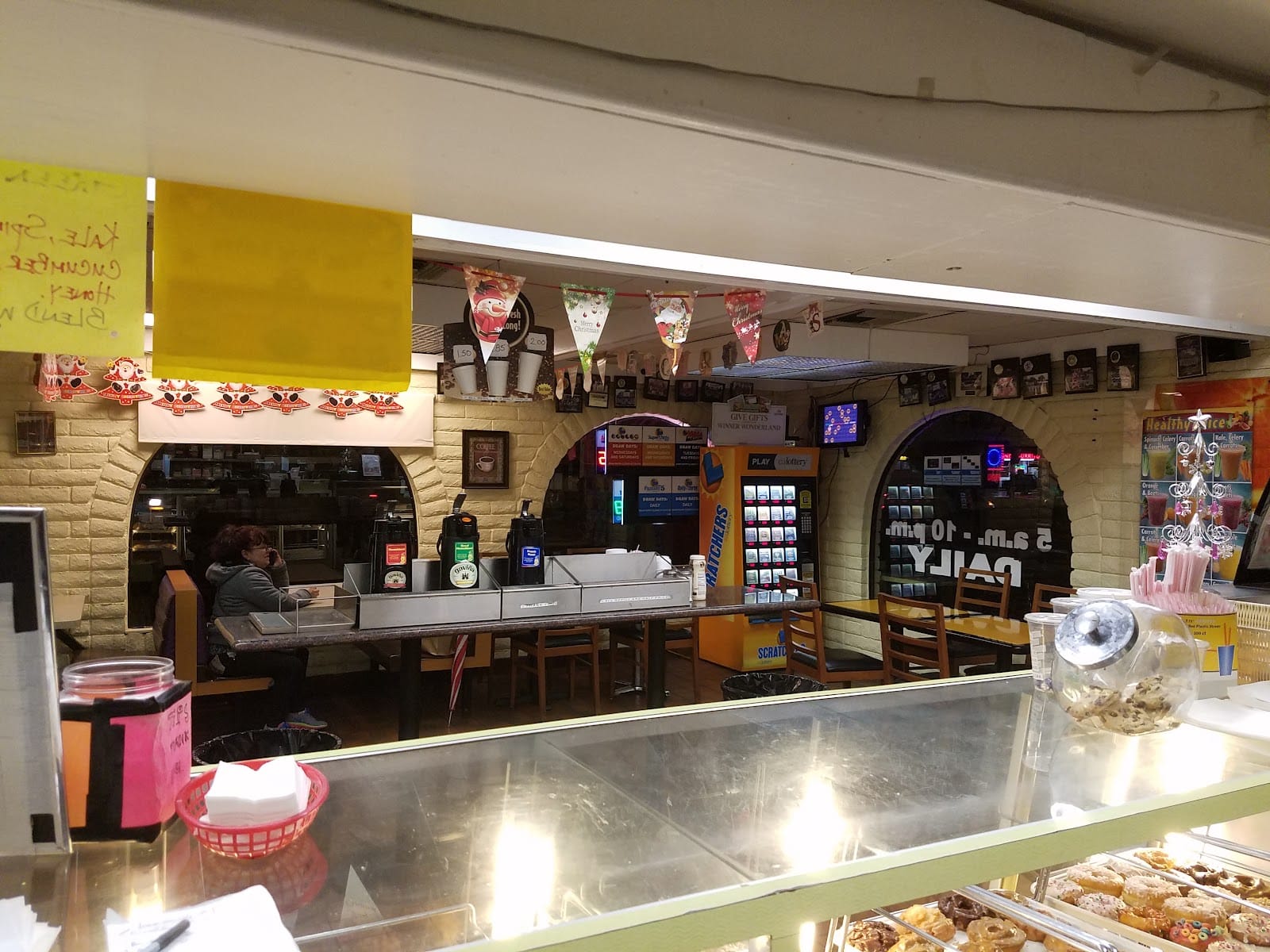 Cafe Donuts and smoothies