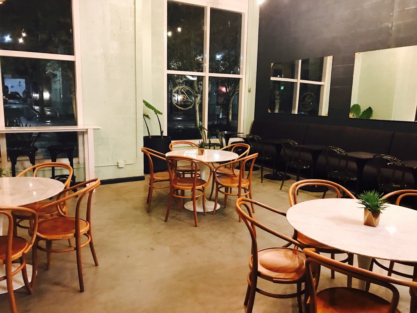 Loic Bakery and Cafe Bar