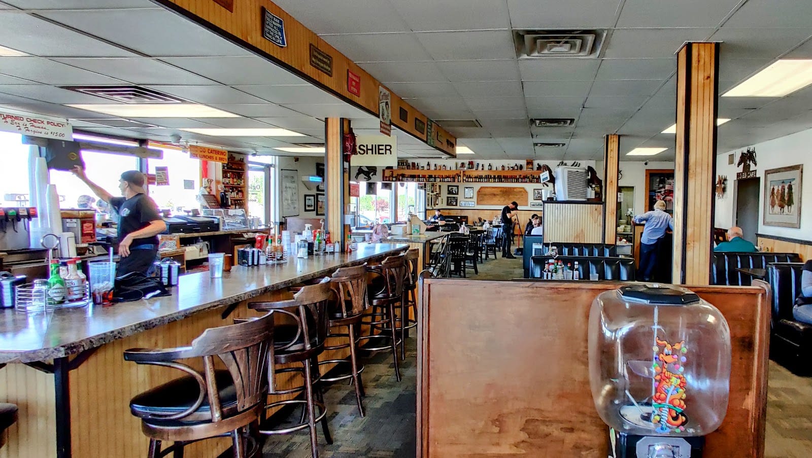 Ogie's Cafe