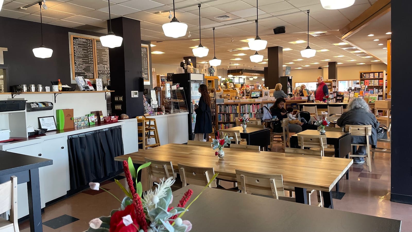 Watermark Books & Cafe