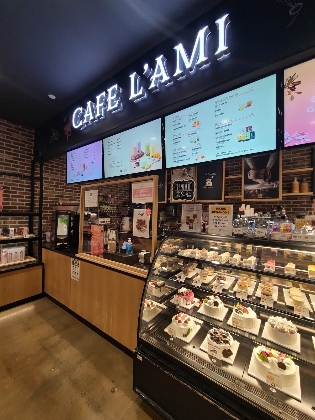 L'AMI Bakery & Cafe