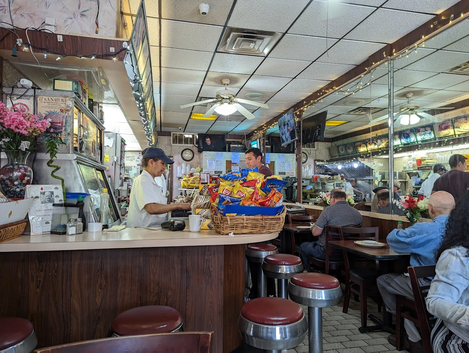Noni's Coffee and Deli
