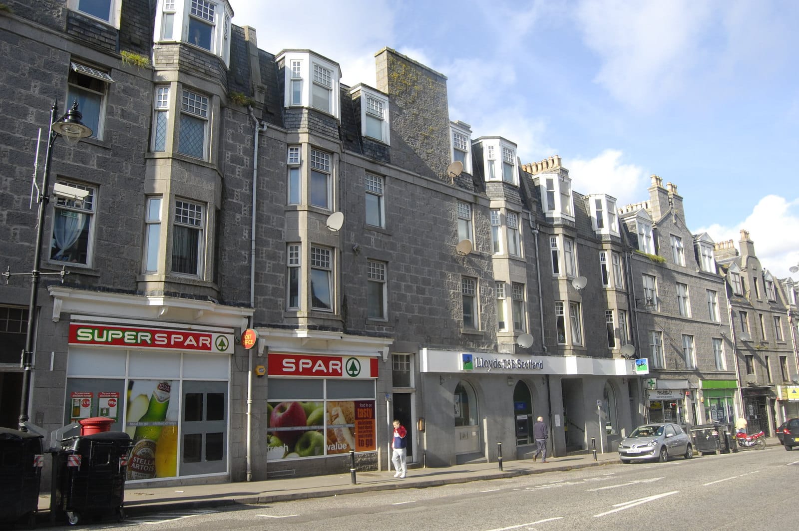 Cafe 100 Victoria Road photo 4