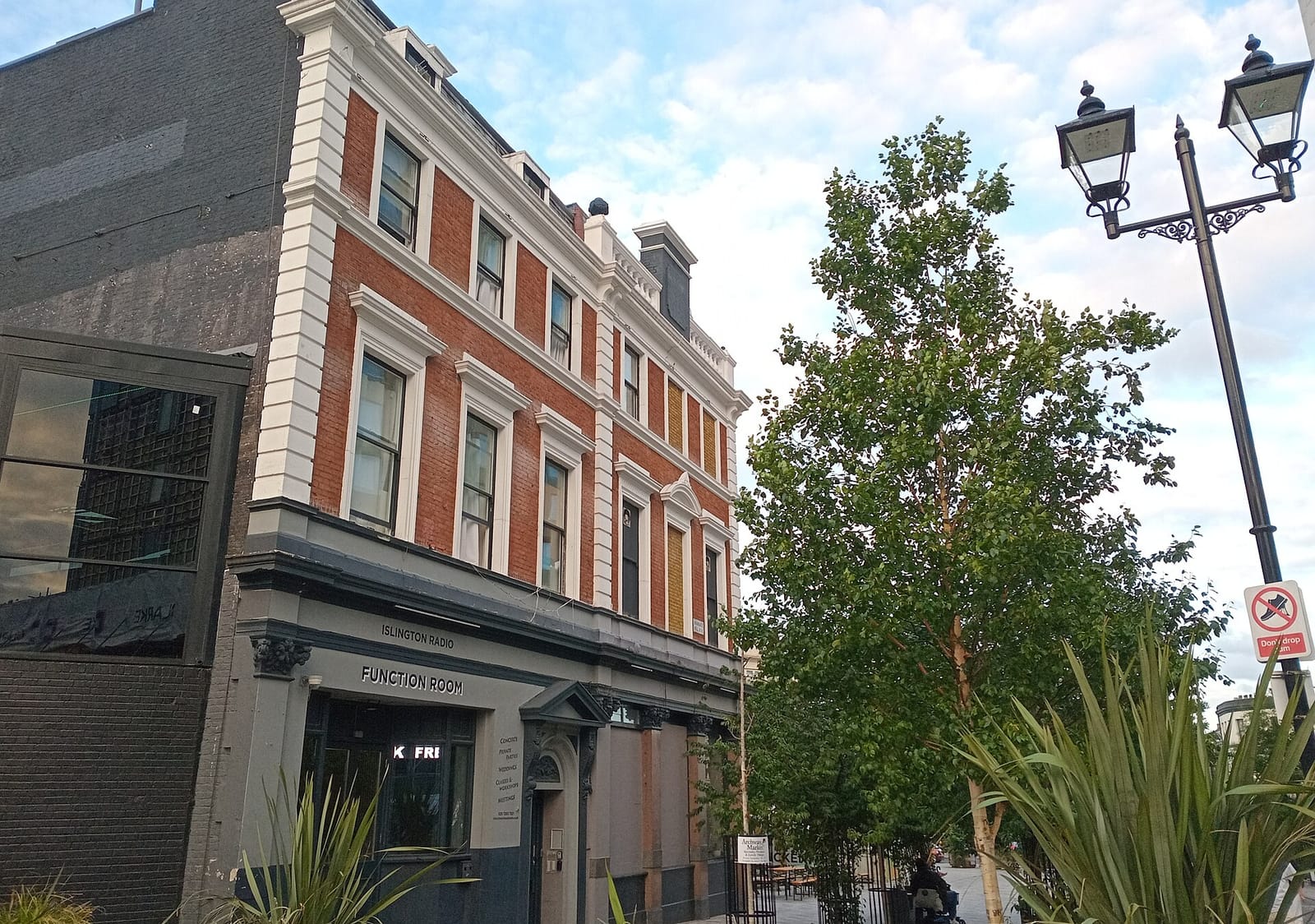 The Box cafe photo 3