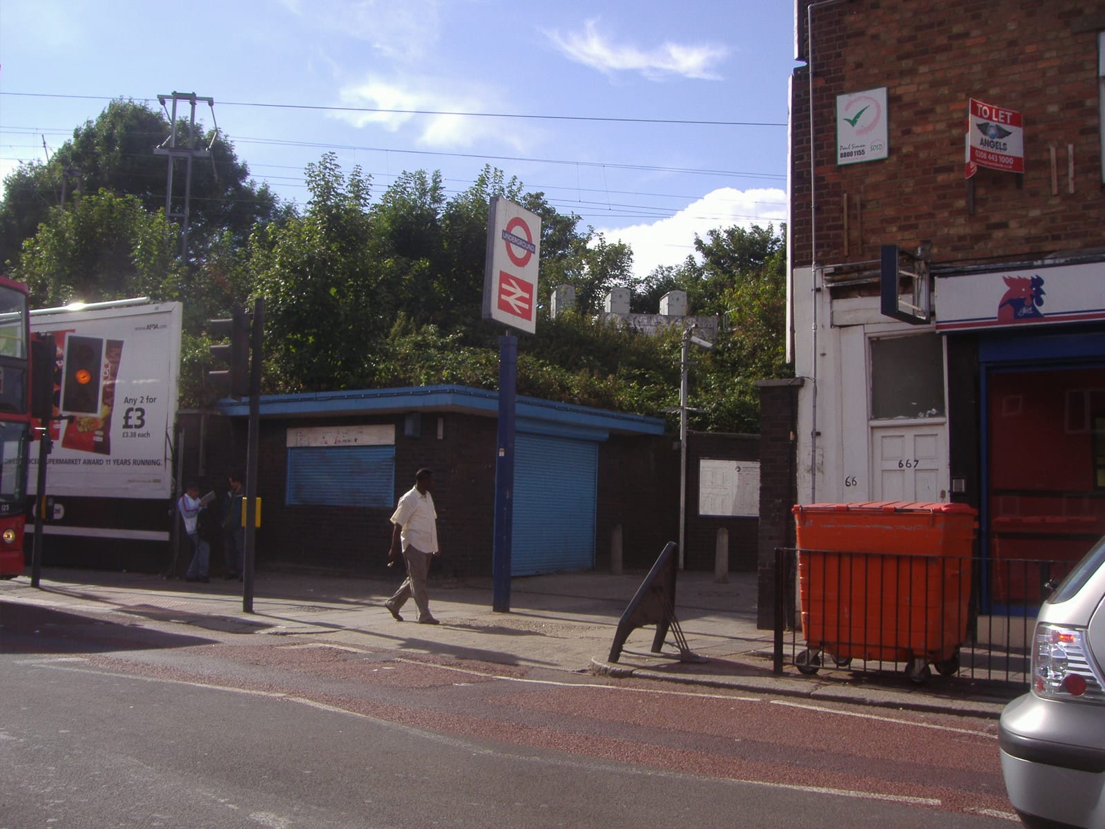 The Coffee Run @Seven Sisters Station photo 3