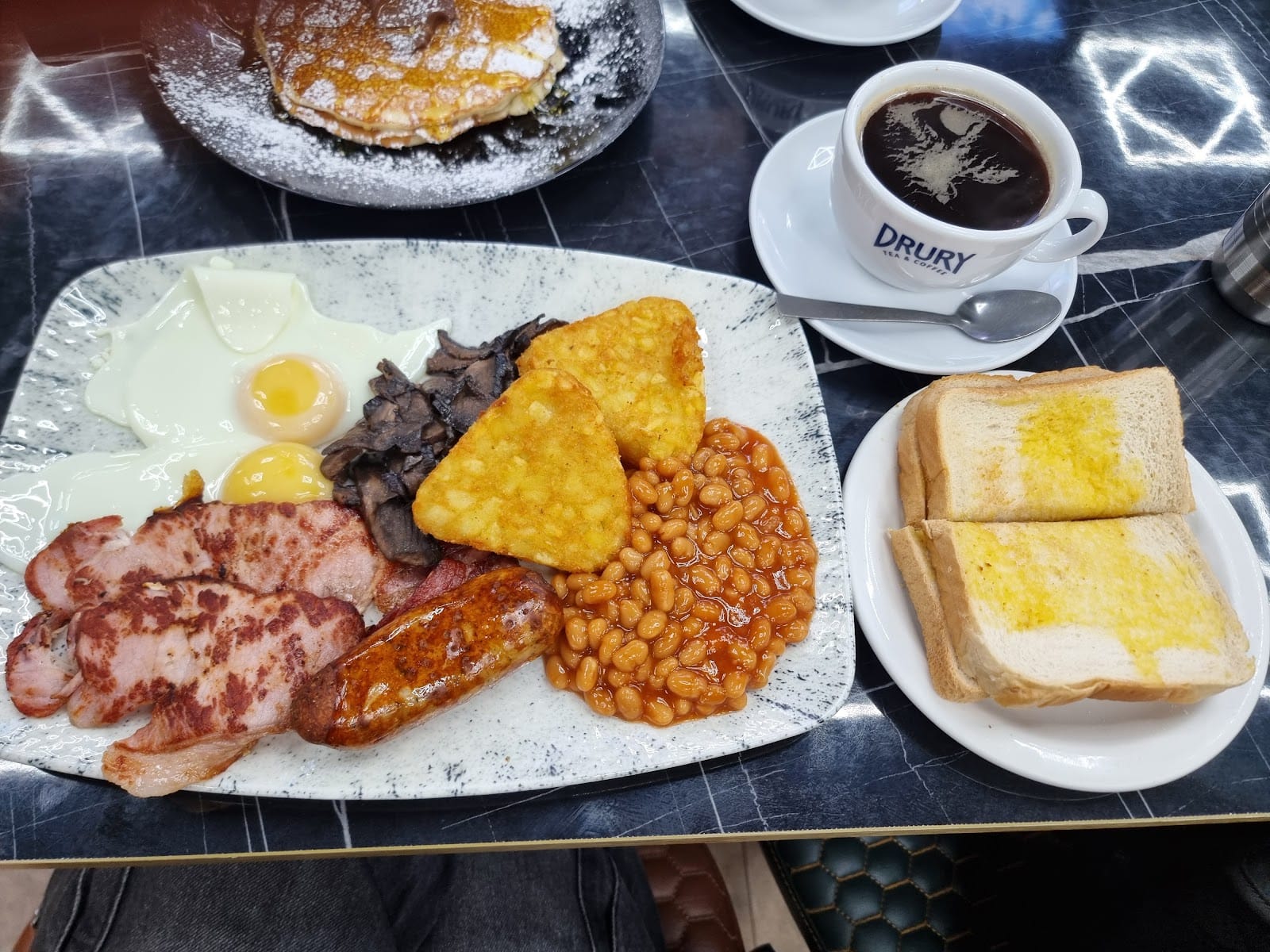 Master memz cafe bistro