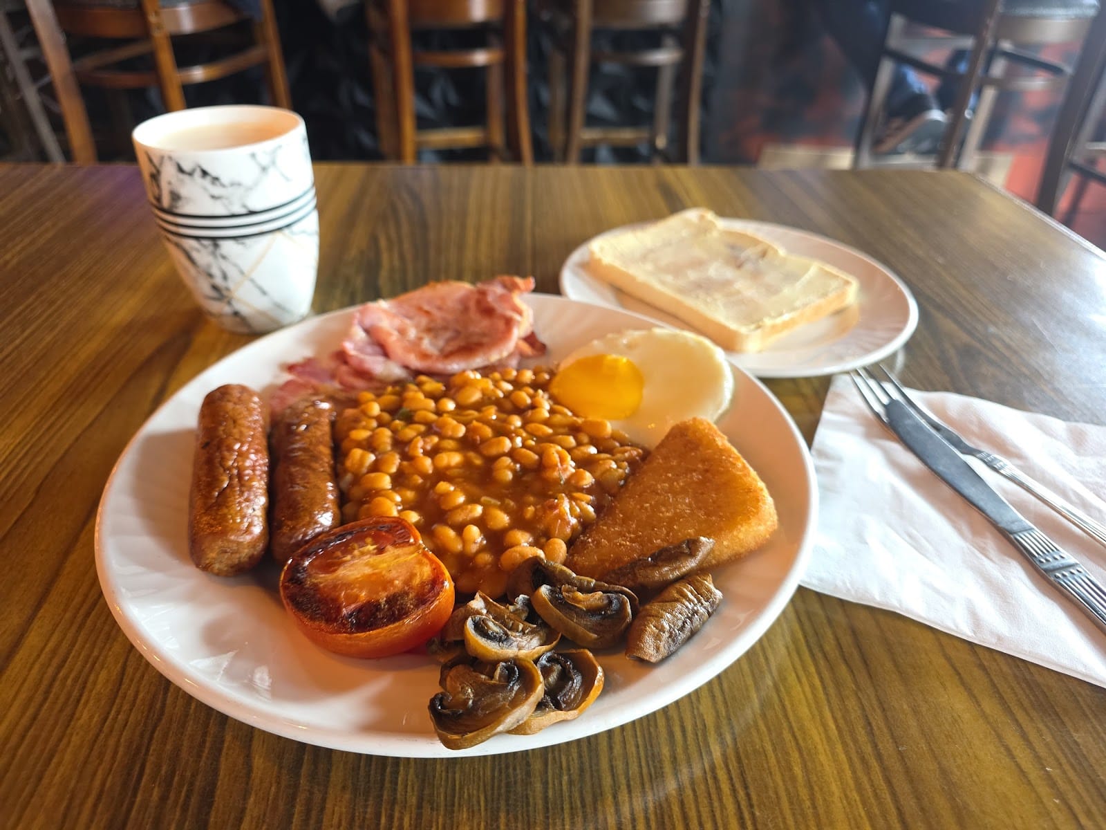 The Avenue Cafe
