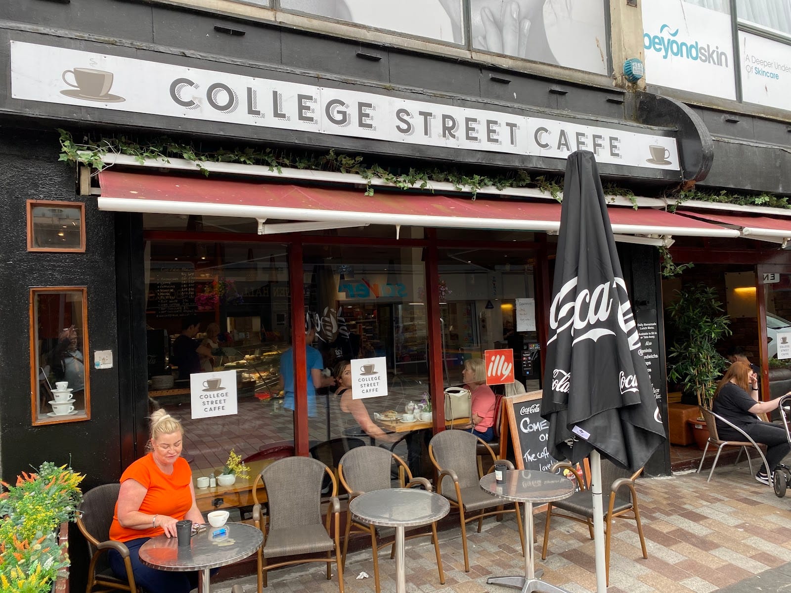 College Street Caffe