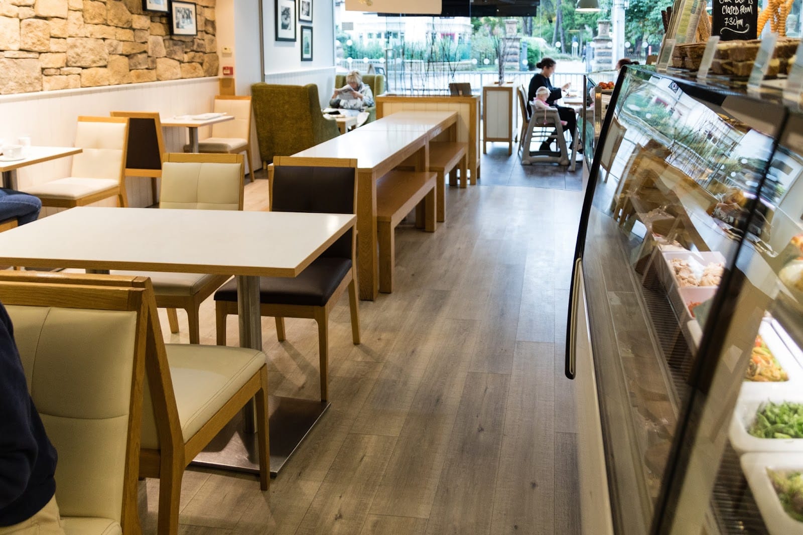 Cafe Mauds