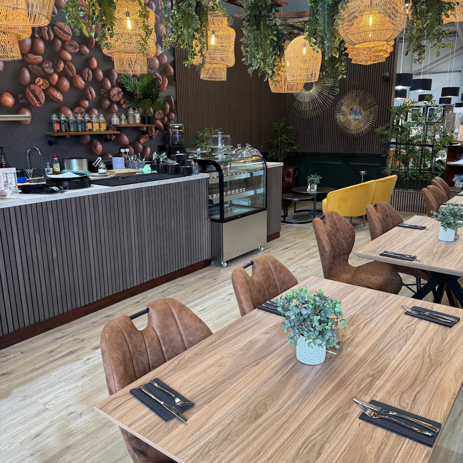 Palm Coffee Lounge & Bistro