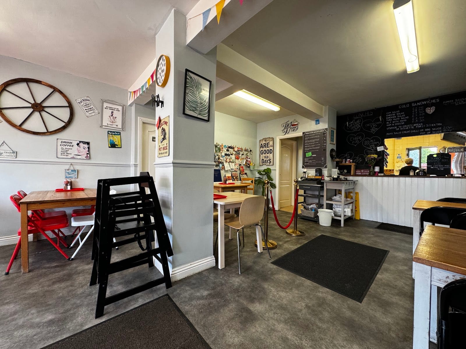 The Sisters Café