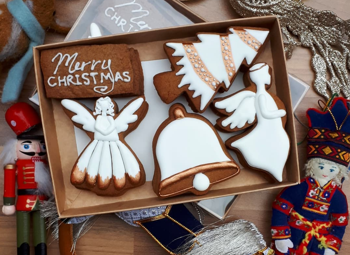Aphra Bakes photo 4