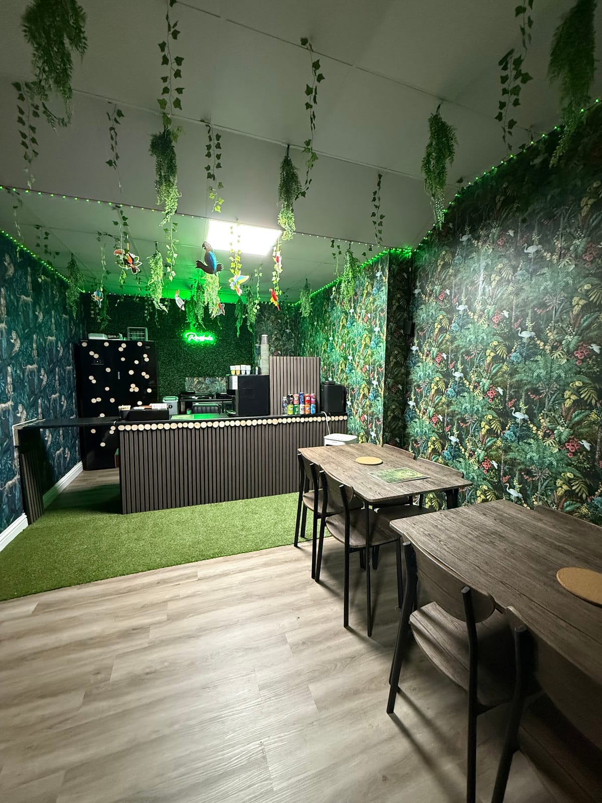 Roarbucks Jungle Cafe