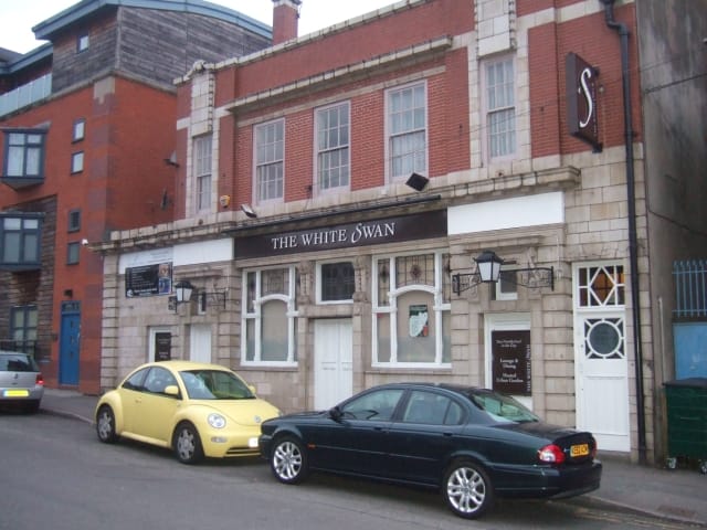 Mellow's Bar & Restaurant photo 4