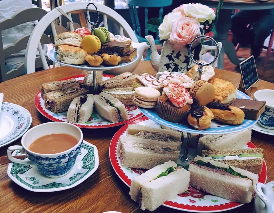 Mad Hatters Cupcakes & Tearoom