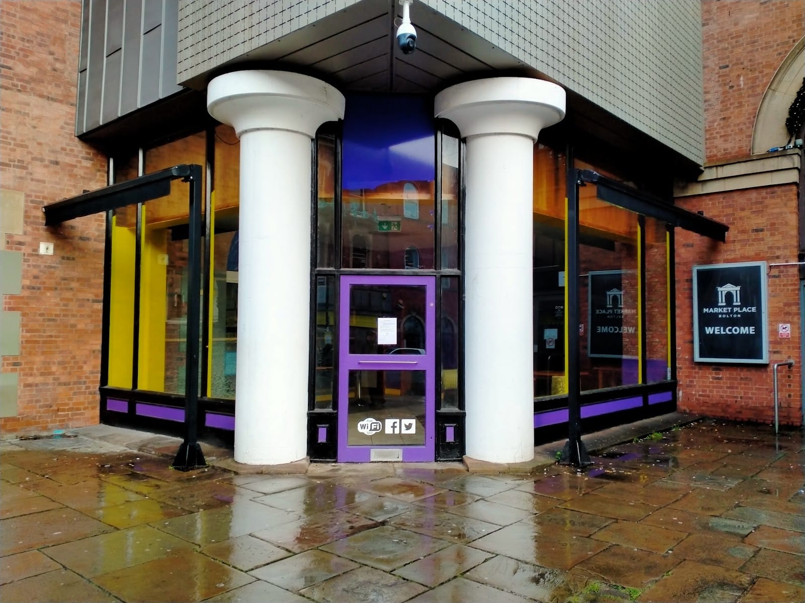 Nice community cafe.