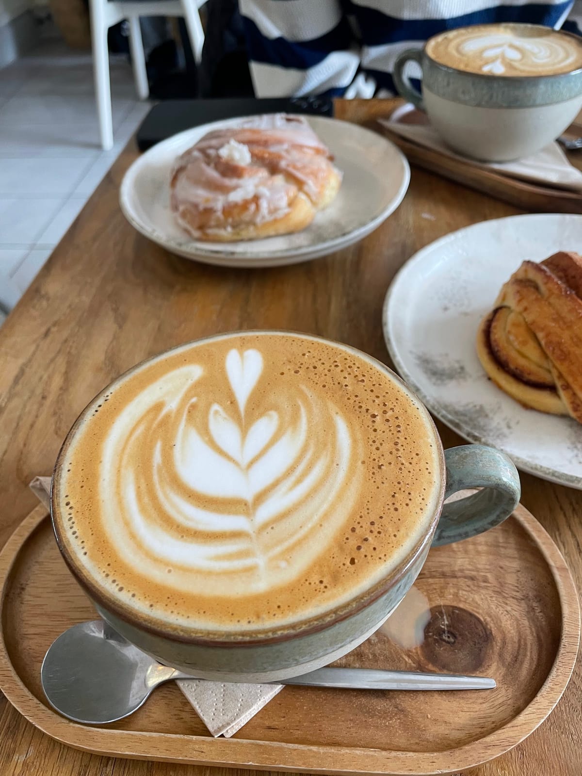 live on cafe & bakery